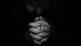 保守派解釋，「阿門」的本意根本沒有性別含意，是音譯才出現「men」。（圖／翻攝自Guy Reschenthaler推特）