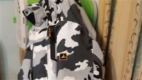 衝鋒外套,外套,撞衫,制服（圖／翻攝自爆怨公社）