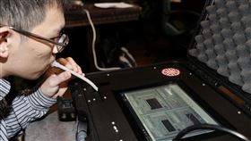 台師大開發吹氣評估血糖居家型儀器（2）台灣師範大學5日舉行學術研究成果發表記者會，分享以非侵入方式的居家型呼氣偵測器，可協助使用者作為在家評估血糖高低的參考。中央社記者張皓安攝  110年1月5日