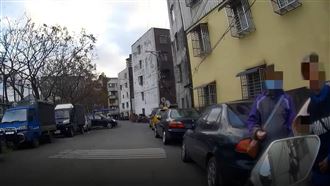 7月孕婦羊水破了！警鳴笛狂飆幫開道