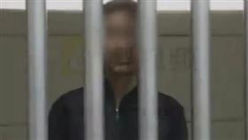 安徽省一名年輕的竊盜犯在關押期間對外表示，希望法官能判他關久一點（圖／翻攝梨視頻）