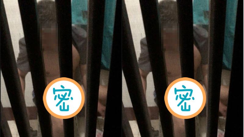 陌生伯只穿小褲褲　蹲他家門看報紙