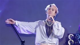 小賴、邱鋒澤、陳零九、婁峻碩和黃偉晉組成限定男團「五堅情」。（圖／記者林聖凱攝影）