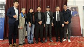 世界人權日  林榮基桑普呼籲台灣續撐香港台灣基進黨10日邀請在台港人銅鑼灣店主林榮基（右3）、香港律師桑普（右2）出席台獨聯盟50週年展覽導覽活動。他們在致詞時不約而同指出，香港近期情勢急轉直下，盼台灣能繼續給予香港人幫助。中央社記者賴言曦攝  109年12月10日