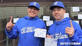 富邦悍將張進德、郭俊麟。（圖／記者王怡翔攝影）