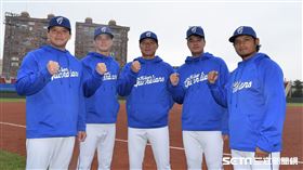 富邦悍將林柏佑、林逸翔、鍾承祐、楊瑞承、葉竹軒。（圖／記者王怡翔攝影）