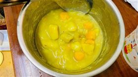 爽吃咖哩炒麵！她一嚐味道傻了：甜的