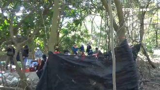 曾文溪畔吹冷風聚賭　賭客見警嚇軟腿