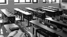 霸凌,告狀,學生,跪地,甩棍,國中