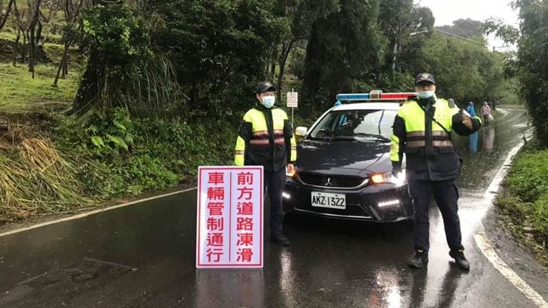巴拉卡公路結冰　警籲：上山要掛雪鍊