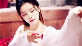 孫耀庭表示，娘娘洗澡不親自動手，連一動也要人幫忙。（圖／翻攝自百度百科）