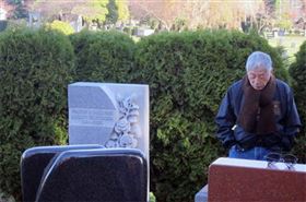 木村武之終身為李小龍守墓。（圖／翻攝自Bruce Lee IG）