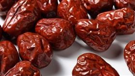 ▲乾隆的馬桶裡面鋪著一層焦紅棗。（圖／翻攝自百度百科）