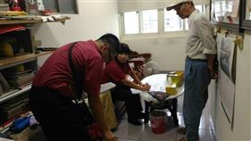 北市消防局定期派人進行居家訪視及宣導。（圖／翻攝畫面）