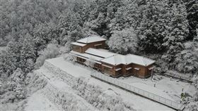 宜蘭太平山文史館雪景。（圖／太平山莊提供）