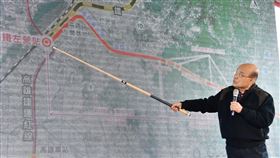 行政院長蘇貞昌10日上午視察「屏東高鐵特定區」。（圖／行政院提供）