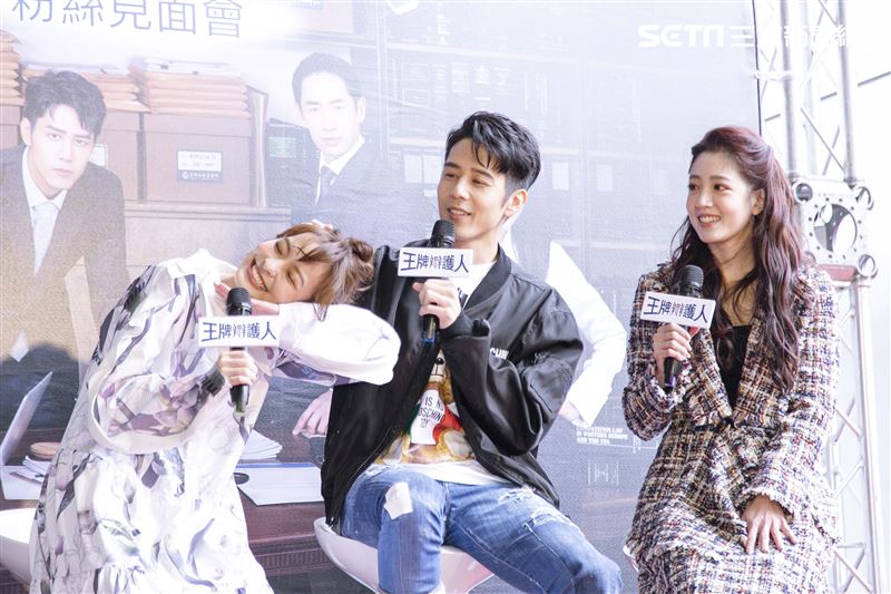 胡宇威、葉星辰、黃薇渟、林孫煜豪出席王牌辯護人粉絲見面會。（圖／記者楊澍攝影）