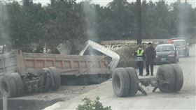 翻攝台灣車友爆料中心(馬路上的大小事)臉書