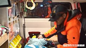 南投縣信義鄉發生休旅車墜故事故。（圖／翻攝畫面）