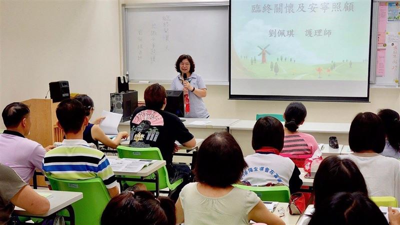 照服員待遇32K起跳　北市開班訓練