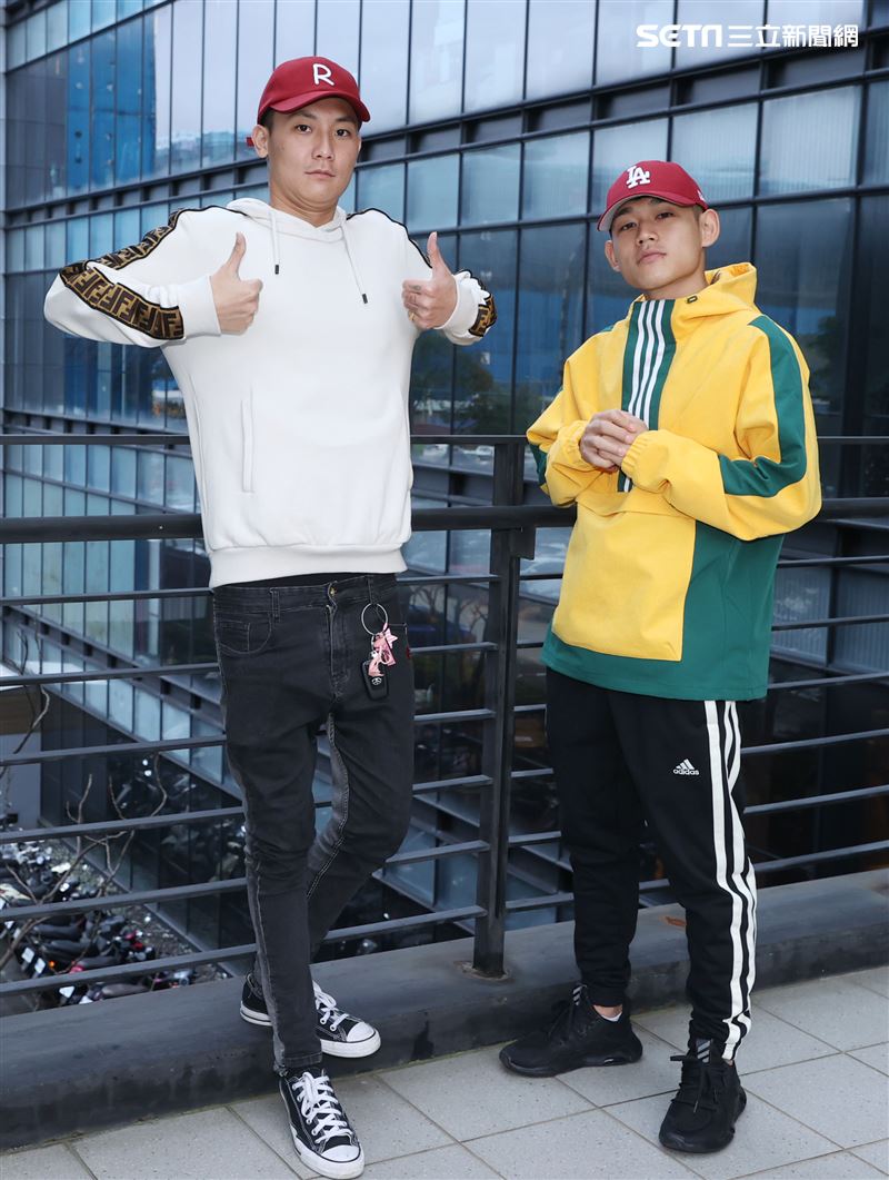 阿倉、屁辰三立新聞網專訪。（記者邱榮吉/攝影）