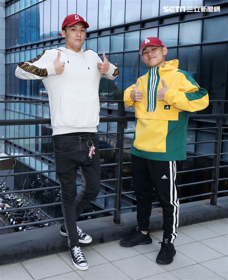 阿倉、屁辰三立新聞網專訪。（記者邱榮吉/攝影）