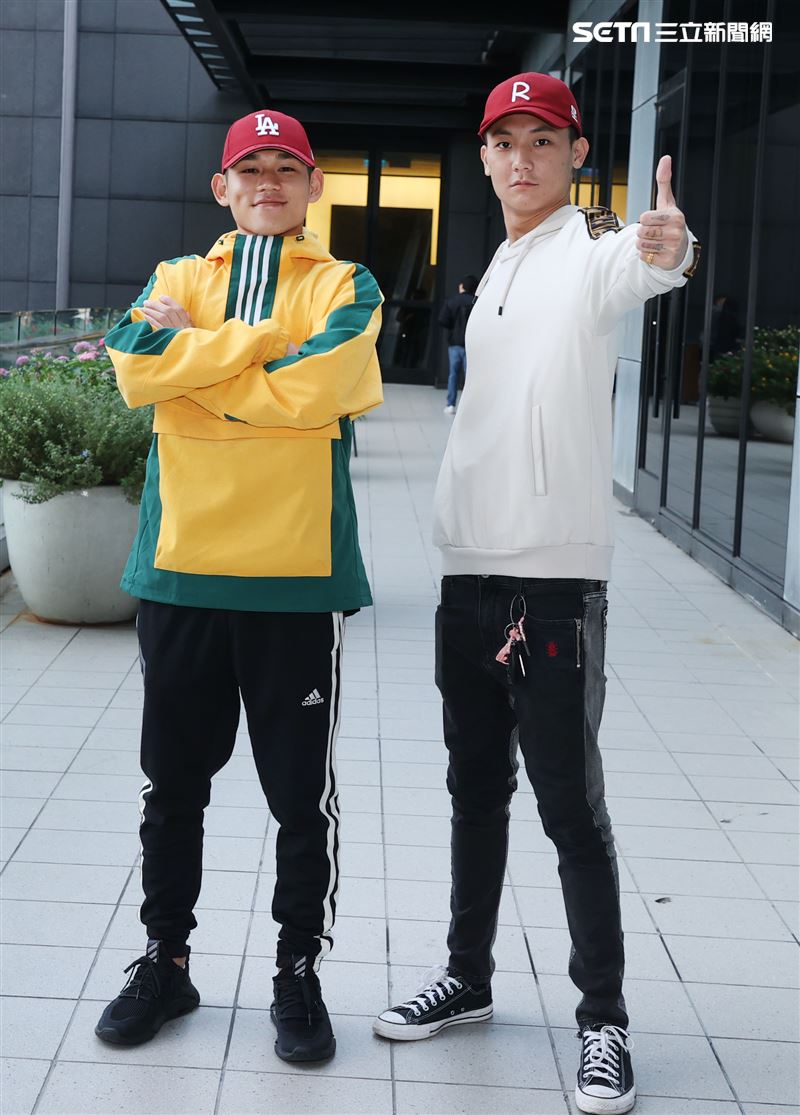 阿倉、屁辰三立新聞網專訪。（記者邱榮吉/攝影）