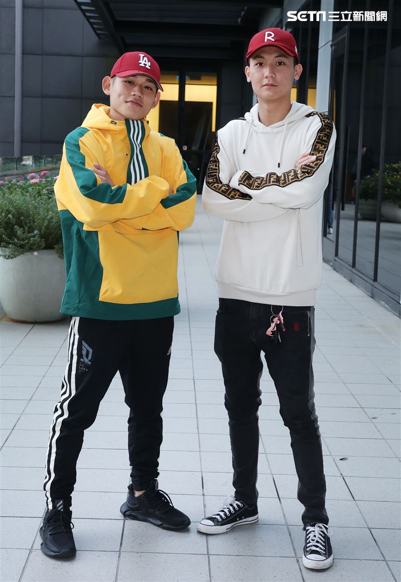 阿倉、屁辰三立新聞網專訪。（記者邱榮吉/攝影）