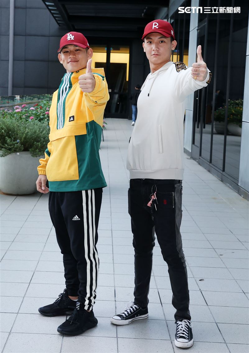 阿倉、屁辰三立新聞網專訪。（記者邱榮吉/攝影）