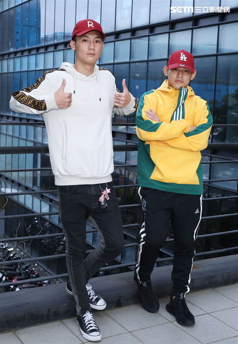 阿倉、屁辰三立新聞網專訪。（記者邱榮吉/攝影）