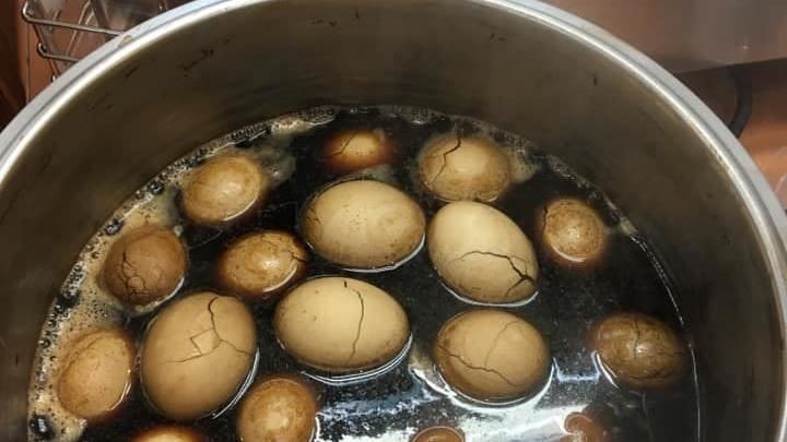 關東煮夾子夾茶葉蛋　害47顆蛋報廢