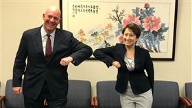 美台交往「限制解除」！美政軍局機要2度會談蕭美琴 （圖／翻攝自R. Clarke Cooper推特）