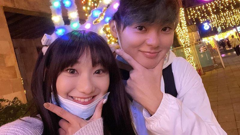 愛莉莎莎激吻三原　脖子出現神秘紅印