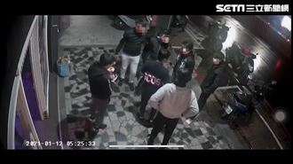 他敬酒離席講電話　竟遭屁孩酒瓶敲頭