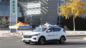 百度進軍智慧電動車產業百度與浙江吉利控股集團合組電動車公司，進軍汽車業界。新車將引入傳承百度開發的AI、科技技術。圖為百度自行開發的自駕車。（中新社提供）中央社　110年1月11日