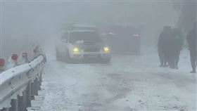 合歡山管制，四輪驅動車(圖／翻攝畫面)