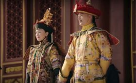 乾隆的繼后是嫻妃烏拉那拉氏。（圖／翻攝自《如懿傳》官方微博）