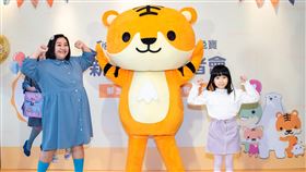鍾欣凌今（12日）她帶著與大女兒兔寶一同出席書包代言的發佈記者會。圖／齊石傳播提供