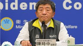 北部醫護染疫  陳時中：會要求所有醫院提高警覺台灣新增武漢肺炎本土個案，為醫師與其護理師女友；針對外界質疑醫院有防疫破口，中央流行疫情指揮中心指揮官陳時中（圖）12日表示，醫院沒有所謂防疫破口，但百密有一疏，會要求所有醫院提高警覺，畢竟一年來的成果得來不易。中央社記者謝佳璋攝  110年1月12日