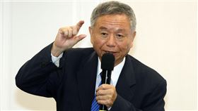 楊志良專題演講  談健保財務困境與挑戰台灣癌症基金會、癌症希望基金會與台灣病友聯盟3大病團合作，5日舉行「全民救保 病友起跑」記者會，呼籲健保財務制度改革即刻啟動。前衛生署長楊志良以「健保財務困境與挑戰」為題演講。中央社記者郭日曉攝  109年11月5日