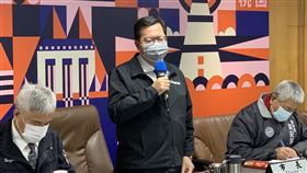 鄭文燦主持市政會議桃園市長鄭文燦（中）6日主持市政會議，針對防疫旅館量能不足問題，指示市府觀光旅遊局協調增加旅館數量。中央社記者葉臻攝  110年1月6日