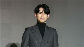 周渝民、張榕容、吳興國、李銘順、朱軒洋、曾敬驊以及紀培慧出席《逆局》卡司發布會。（圖／記者楊樹攝影）