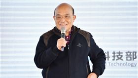 行政院長蘇貞昌10日上午視察「屏東高鐵特定區」。（圖／行政院提供）