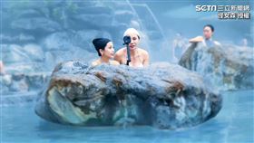 ▲鳩之澤溫泉有「台版冰島藍湖」的稱號。（圖／怪女森 授權）