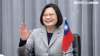 新／小英視訊美大使　全程狂曬我國旗