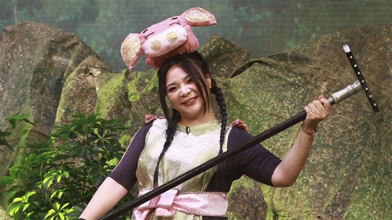 小甜甜挺3月孕肚首露面　曝新婚生活