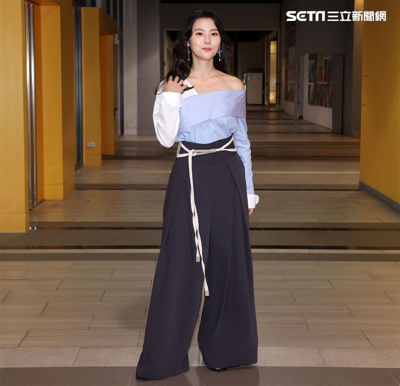 驕女華千涵三立新聞網專訪。（記者邱榮吉/攝影）