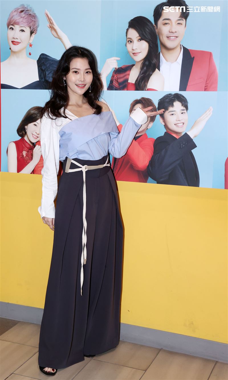 驕女華千涵三立新聞網專訪。（記者邱榮吉/攝影）