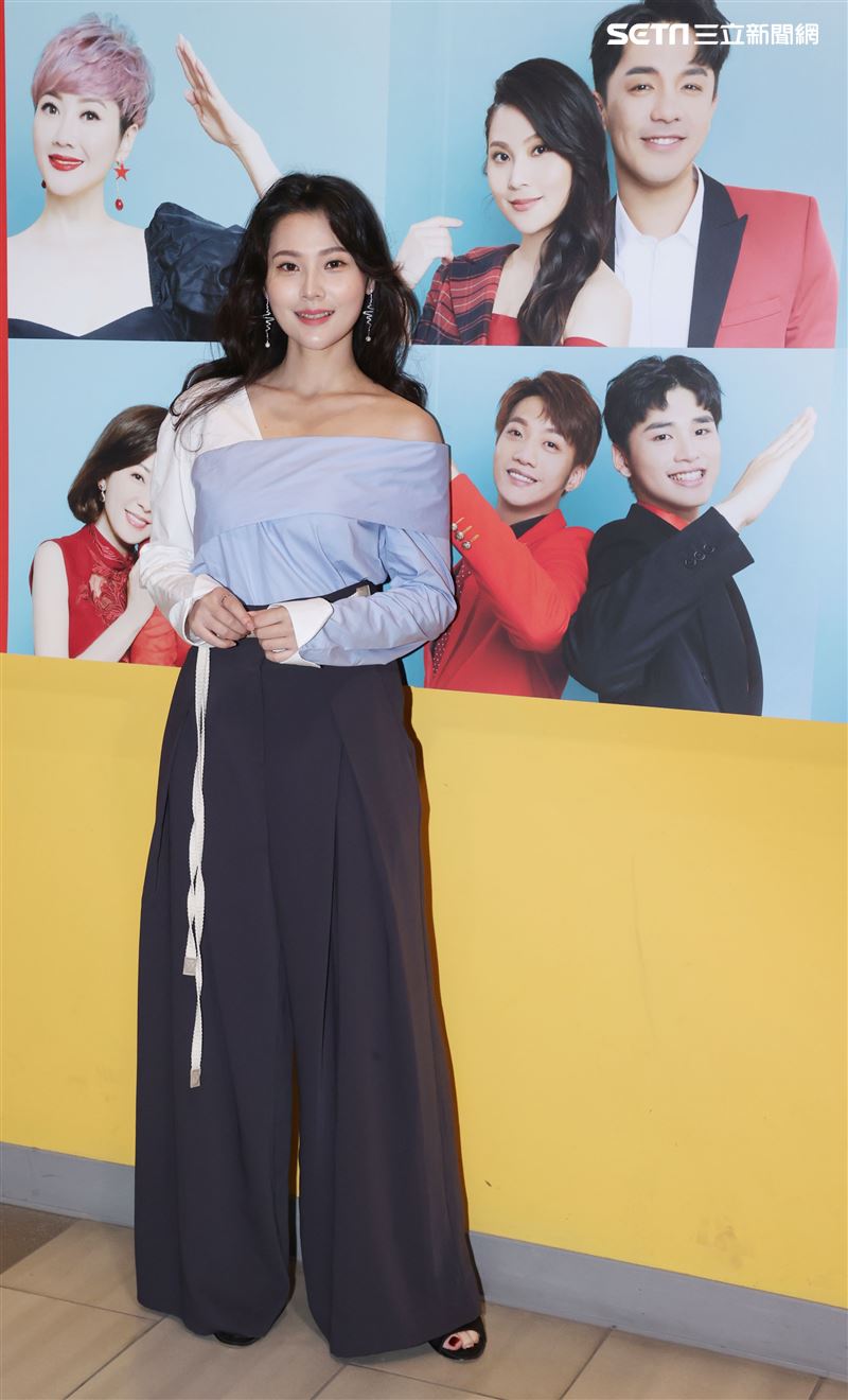 驕女華千涵三立新聞網專訪。（記者邱榮吉/攝影）