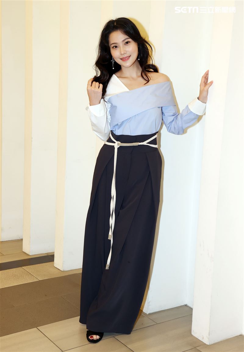 驕女華千涵三立新聞網專訪。（記者邱榮吉/攝影）